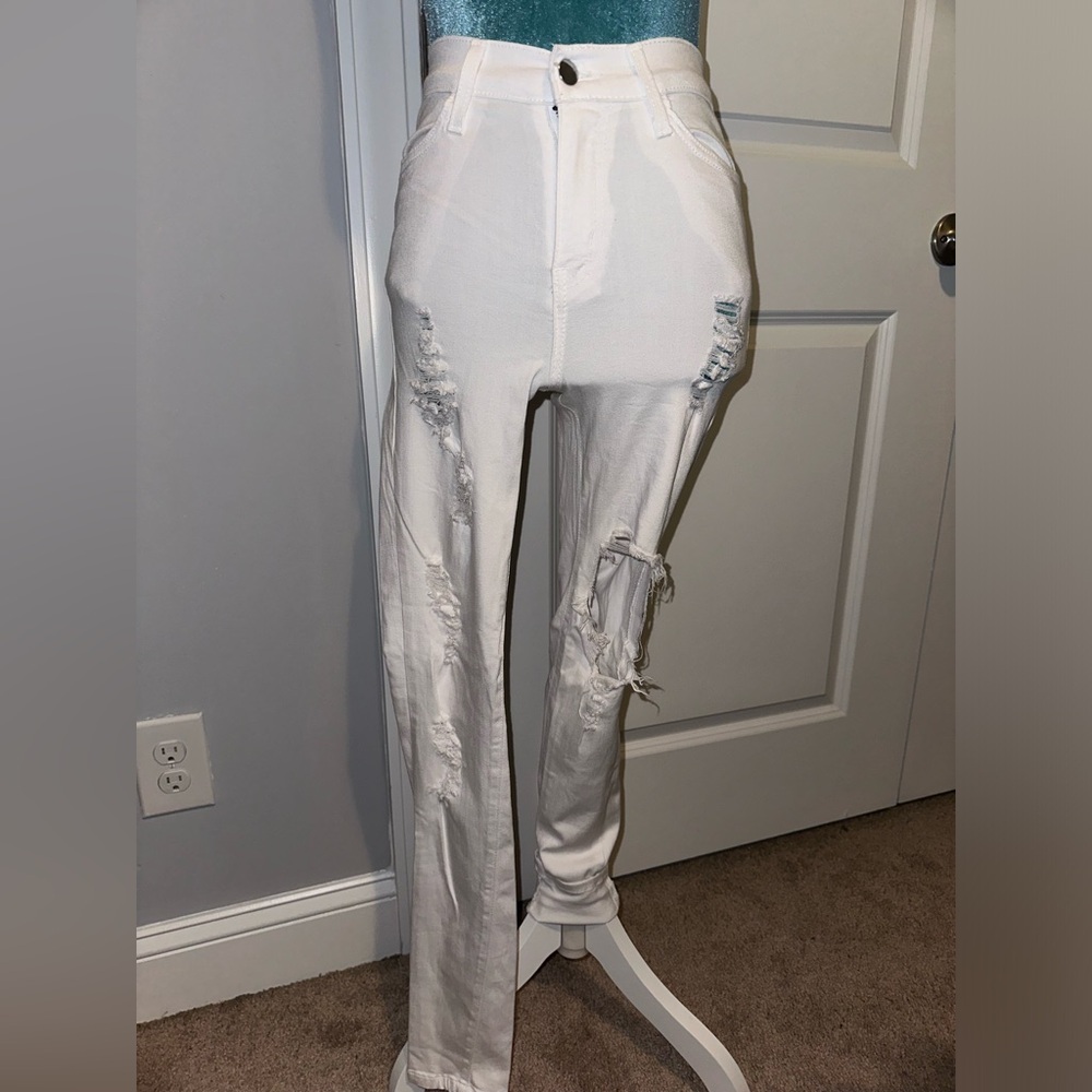 👖✨ White ripped skinny jeans